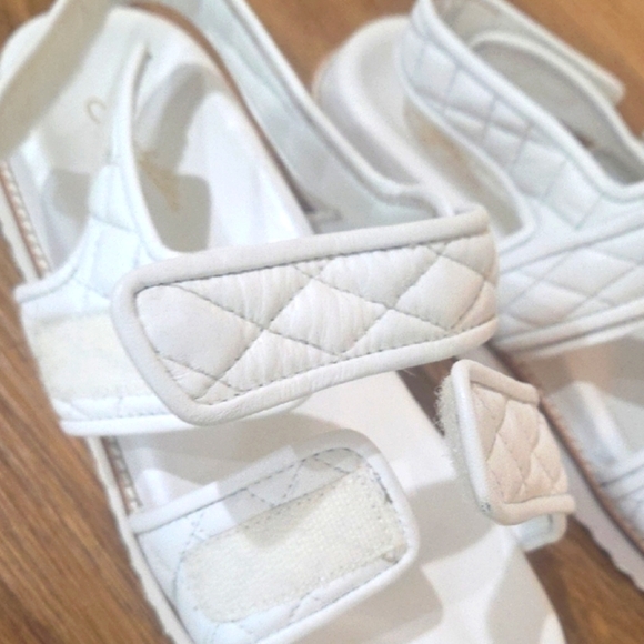 Seychelles Womens 9 New To This" Quilted Sandals, White Leather, Open Strapping - Picture 5 of 10